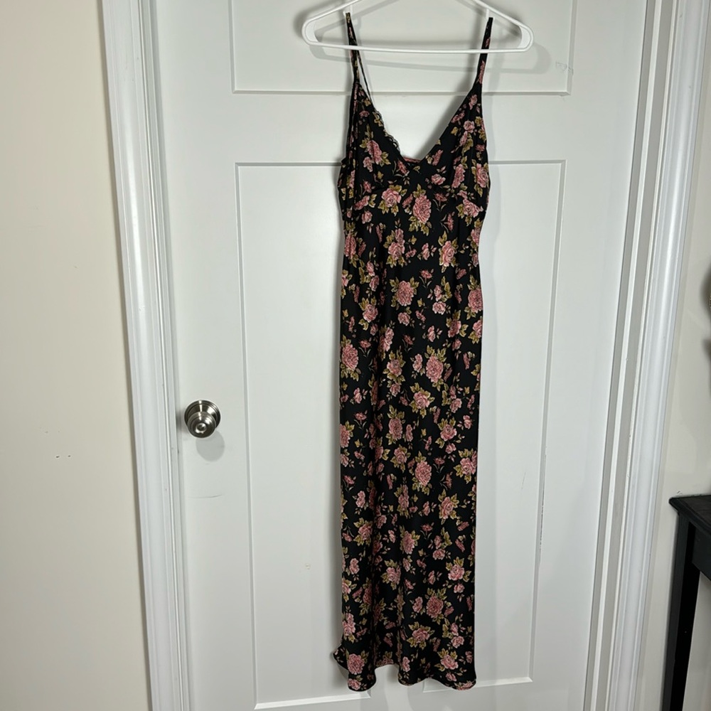 NWT Zara Floral Dress Size Small